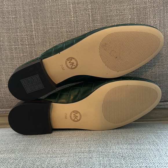 NEW Michael by Micheal Kors Faux croc mules / flats / green / 7.5M - Picture 7 of 9
